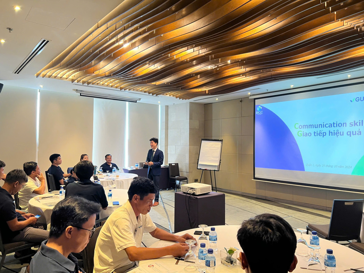 KỸ NĂNG GIAO TIẾP HIỆU QUẢ TẠI NƠI LÀM VIỆC